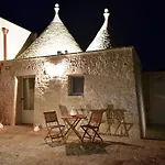 Trulli Dal Sole Alla Luna
