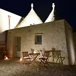 Trulli Dal Sole Alla Luna *
