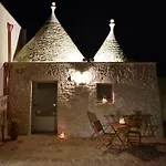 Trulli Dal Sole Alla Luna
