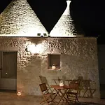 Trulli Dal Sole Alla Luna