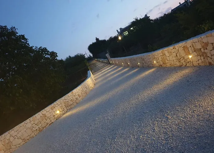 Trulli Dal Sole Alla Luna